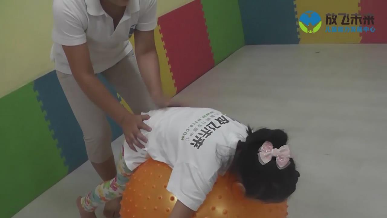 俯卧与仰卧大龙球