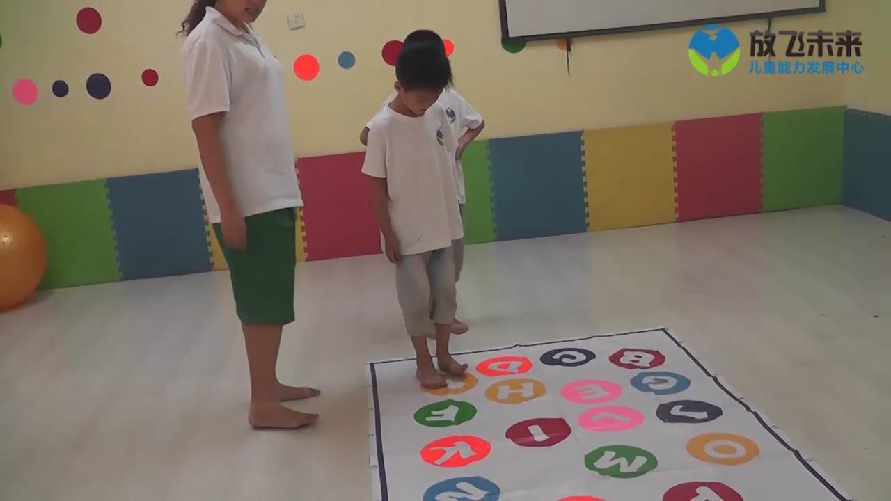 字母脚步器