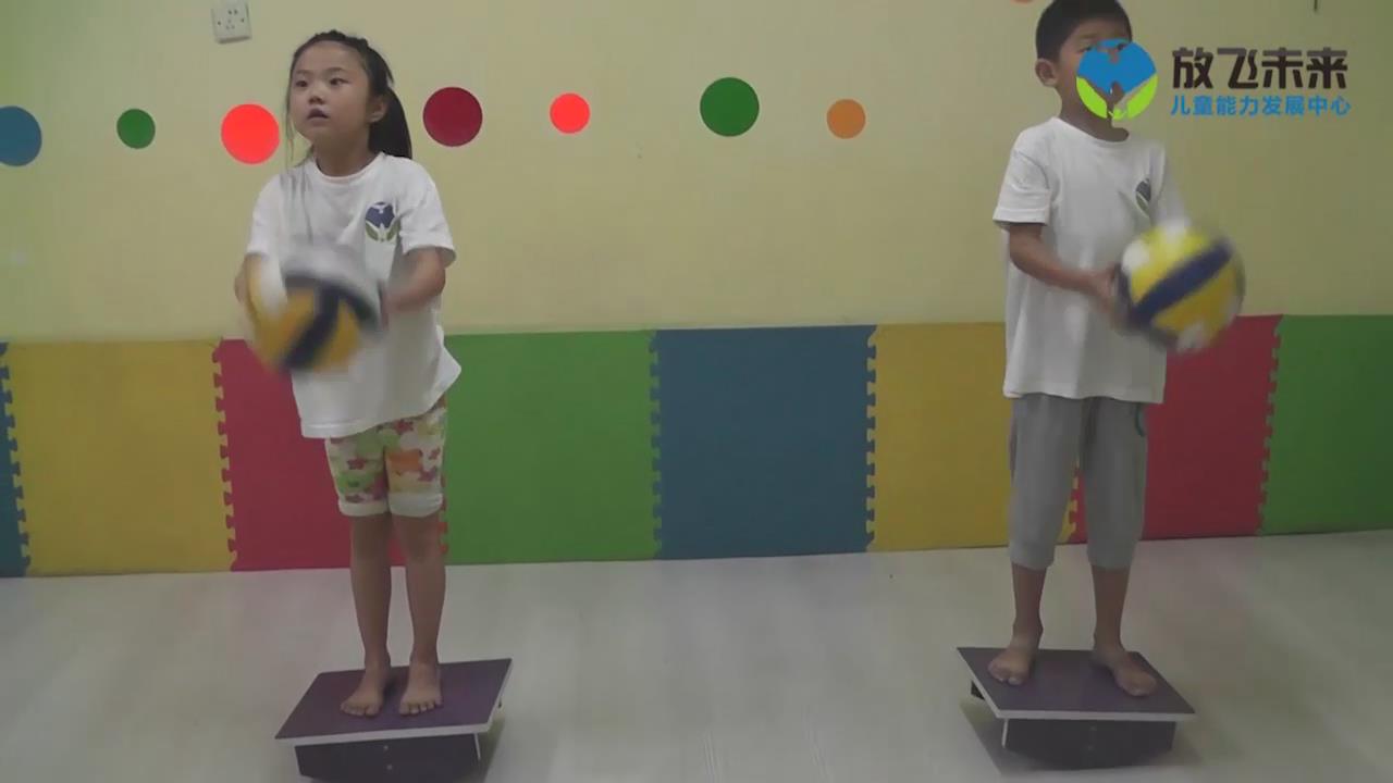 平衡台独脚凳自抛球