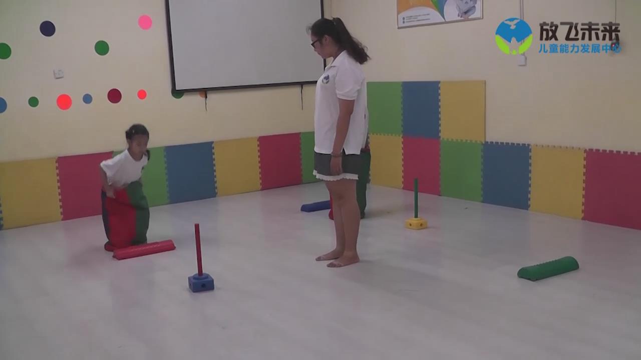 跳袋过障碍
